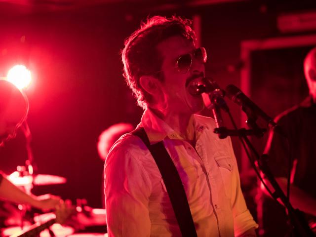 The Legendary Tigerman + Cowboys From Outerspace en concert